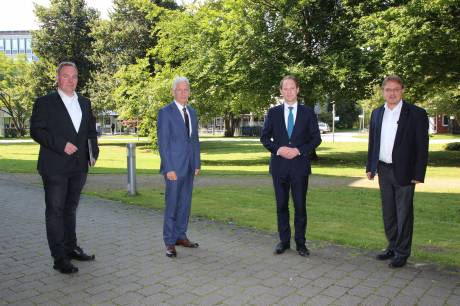 (von links) Bürgermeister André Wiese, Landrat Rainer Rempe, BGE-Geschäftsführer Steffen Kanitz und Samtgemeindebürgermeister Wolfgang Krause